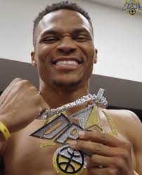 Had to dig deep in my bag for these og videos. We bringing these back russy  poo a starter and we look like an nba team 🤝🏾. Happy Sunday everyone