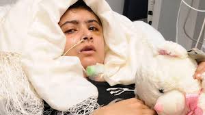 Now recovering from surgery after being shot by the militants, she is in the spotlight again. Emotionale Ruckkehr In Die Heimat Malala Trifft Nach Jahren Ihre Familie In Pakistan