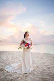 Paradise Island Vow Renewal In Beautiful Bahamas Beautiful Wedding Photos Destination Wedding Inspiration Wedding Photography