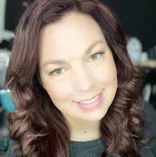 Lisa Vachon's Instagram, Twitter & Facebook