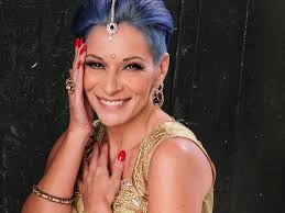 Filha de Wanda Stuart tem 15 anos e já segue as pisadas da mãe no mundo da  música