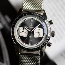 Before setting the clock, you should hang it on the wall where you intend to keep it. A Guide To Mecha Quartz Watches Gear Patrol