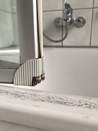 Sie haben mir schon einmal sehr geholfen. Dreck Und Schimmel Im Bad Fleckiger Teppich Im Zimmer Risse Und Stolperfallen Im Teppich Bild Von Haus Am Walde Bad Fallingbostel Tripadvisor