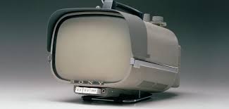 Nel 1960 La Televisione Diventa Per Uso Personale Sony Produce La Tv8 301 La Prima Tv Portatile