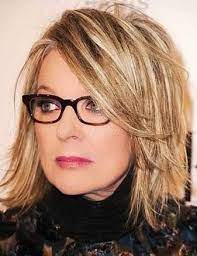 Pin By Clau Andrea On Hairs Medium Hair Styles Medium Length Hair Styles Hair Styles