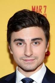 Sam Atkinson : biographie, filmographie, photos & vidéos