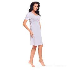 Camicia da notte per allattamento abbastanza fashion per indossarla in strada come vestito e abbastanza morbida per indossarla per dormire, in pià ha uno scollo a doppio layer che à pensato per un facile allattamento. Camicia Da Notte Premaman S Mysanity Primainfanzia It