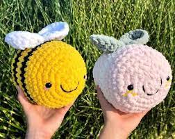 Hollowfiber eyes on a secure mount can be used for children 0+ the service life of the toy depends on the operation and proper care. Bumblebee Strawberry Bee Plushie Giant Soft And Fluffy Crochet Amigurumi Velvet Crochet Bee Pillow Crochet Bee Plush Strawberry Pink Bees Crochet Bee Crochet Amigurumi Crochet