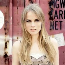 Listen to ilse delange | explore the largest community of artists, bands, podcasters and creators of music & audio. Miracle Paroles Ilse Delange Greatsong