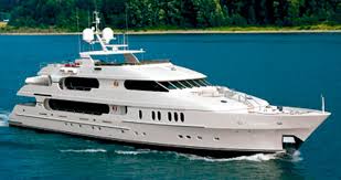 A Closer Look At Tiger Woods Yacht Privacy Yacht Tiger Woods Woods Golf