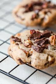 Cookies Noix De Pecan Chocolat Ultra Moelleux A L Interieur Recette Cookies Chocolat Cookies Moelleux Cookies Recette