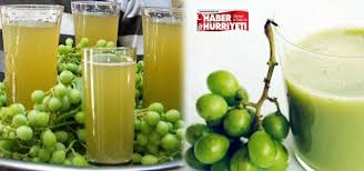 Ege'de bağı ve bahçesi olup üzüm yetiştiren hemen hemen herkesin sofrasından eksik etmediği koruk, hem turşu ve yemeklerde hem de içecek olarak yaygın olarak tüketiliyor. Koruk Suyu Sifa Kaynagi Haber Hurriyeti