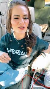 Lindsey Eldridge's Instagram, Twitter & Facebook