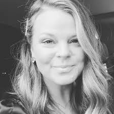 Melissa Settles's Instagram, Twitter & Facebook