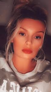 Amanda Branning's Instagram, Twitter & Facebook