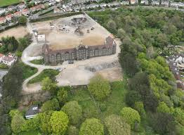 For those of you who may remember Lloyd Jones, illustration and foundation  courses in the early 1980s