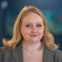 90+ ملفًا شخصيًا يحتوي على “Lainey”