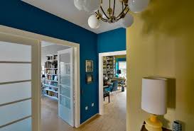 Tiergarten Bauhaus Wohnung Farbkonzept Flur Preussisch Blau Und Oliv 60er Lampen Harryclark Colour4design Designkonzepte Farbkonzept Bauhaus