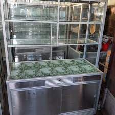 Beberapa kamar memiliki jenis lantai sendiri, 4 kamar berlantai keramik putih sesuai warna keramik rumah dan 1 kamar berlantai rumah ini memiliki 5 kamar tidur. Jual Etalase Warung Makanan P 120 Meja Keramik Jakarta Pusat Mandiri Aa Tokopedia