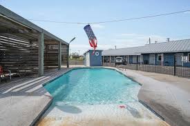 Loblolly cove is an area popular with dive classes due to its shallow depths and abundance of shallow water creatures, such as seals. Oyo Hotel Rockport Sea View Rockport Updated 2021 Prices