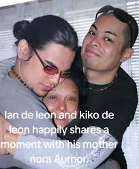 Ian De Leon and Kiko De Leon happily share's a moment with his mother Nora  Aunor.