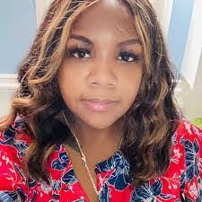 Melanie Eakin's Instagram, Twitter & Facebook