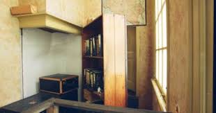 L Histoire D Anne Frank La Cachette Bookcase Door Anne Frank Home Engineering