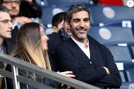 Ary abittan was born on january 31, 1974 in paris. Ary Abittan Et L Une De Ses Filles Match De Football Entre Le Psg Et Montpellier Au Parc Des Princes A Paris Le 22 Avril 2017 C Cyril Moreau Bestimage Purepeople