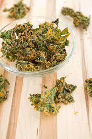 Sun Dried Tomato Cheezy Kale Chips Recipe Raw Food Recipes Savoury Food Cheesy Kale Chips