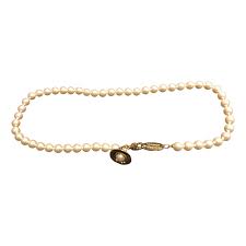 Buy your pearls necklace vivienne westwood on vestiaire collective, the luxury consignment store online. Pre Owned Vivienne Westwood Gold Pearls Necklace Modesens