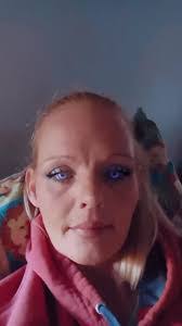 Lacey Bear's Instagram, Twitter & Facebook