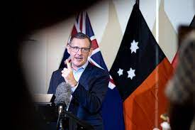 Parts of the northern territory will go into a snap lockdown from 12 noon (acst) today. 3mabxpv3ezhwam