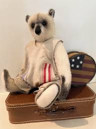 George by Arthur Jacky Dieusaert