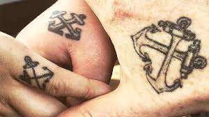 Cute anchor tattoo designs on wrist. America S Navy On Twitter Tattoos Are More Than Just Ink When You Re A Sailor Do You Recognize These Crossed Anchors On The Hand It S The Sign Of A Boatswain S Mate The Sailors