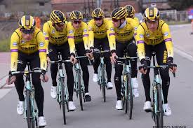 Hij overleefde de madeleine en zette het tempo in aanloop naar de slotklim zo strak dat julian alaphilippe en chris. Tom Dumoulin Wout Van Aert Dylan Groenewegen Steven Kruijswijk Primoz Roglic Wielerkrant Be