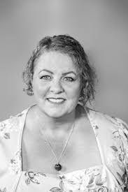 Angela Bainbridge's Instagram, Twitter & Facebook