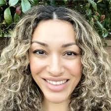 Joanna Bain's Instagram, Twitter & Facebook