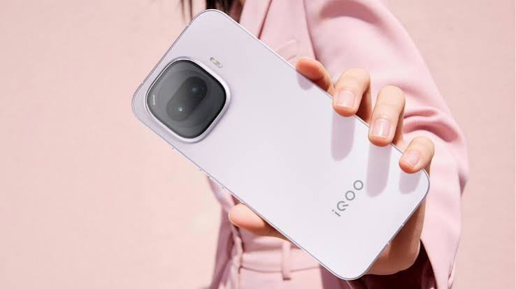 iQOO Z11 Turbo Colour Options Revealed Ahead of Launch | Beebom Gadgets