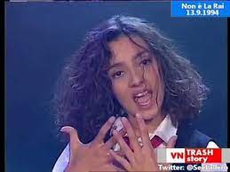 Dirette, video, anticipazioni e puntate dei programmi di mediaset extra. Ambra Angiolini T Appartengo Debutto Non E La Rai Italia 1 13 9 1994 Youtube In 2020 Sony Music Entertainment Sony Music Ambra