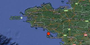On a déjà eu quelques tremblements de terre ici (un tremblement de 3,9 début octobre, ndlr), mais là le sol la sismicité dans le secteur n'est pas fréquente, avait alors indiqué à l'afp le bureau central sismologique français (bcsf), basé à strasbourg, précisant que les derniers tremblements de terre. Un Seisme A Frappe La Bretagne