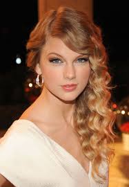 See Taylor Swift S Complete Beauty Evolution Taylor Swift Hair Hairstyle Hollywood Hair
