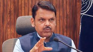 फडणवीस ने परिवहन विभाग से सड़क सुरक्षा उपायों के लिए एआई का उपयोग करने को  कहा