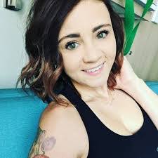 Lacey Hatch's Instagram, Twitter & Facebook