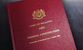 Perkara 160 (2) perlembagaan persekutuan telah menakrifkan orang melayu sebagai; Malaysiakini Surat Fahami Perlembagaan Undang Undang Tertinggi Negara