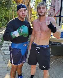 20 against youtube personality logan paul has been postponed to a later date, according to fanmio founder and ceo solomon engel. Logan Paul Sparring After Calling Out Legend Floyd Mayweather And Claims He Would Snap The F Er In Half