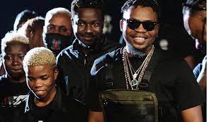 The song talks about making the best use of his time. Download Mp3 Collection Best Of Olamide Hit Songs Wakabobo