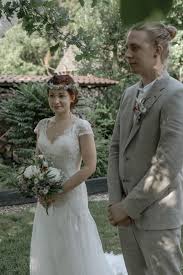 Und der garten ist so liebevoll mit lichterketten, tipi's, wegweisern, schildern, alten fotos's und vielen weiteren ideen dekoriert. Zauberhafte Diy Gartenhochzeit Im Boho Stil Fraulein K Sagt Ja Hochzeitsblog