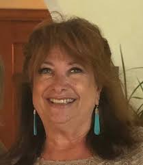 St. Louis artist captures the world in color and black and white