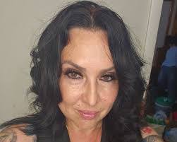 Annette Withrow's Instagram, Twitter & Facebook