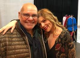 Yazılı basın ve görsel basında değişik görevlerde çalışan esra kazancıbaşı medikal programını hazırlayıp sundu. Dflpyymb Mhsem